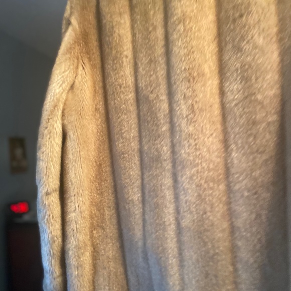 Faux Mink Fur coat - Picture 3 of 4